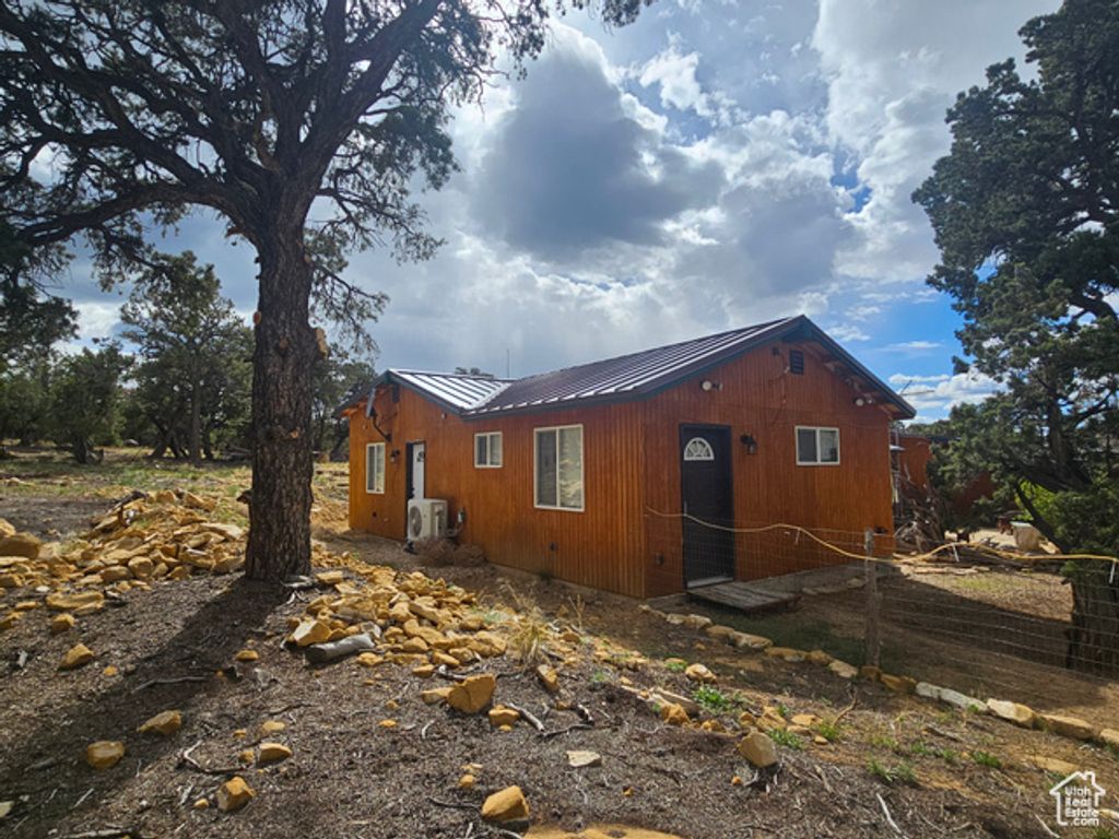 Image 11 of property listing at 33383 W 8000 S, Duchesne, UT 84021