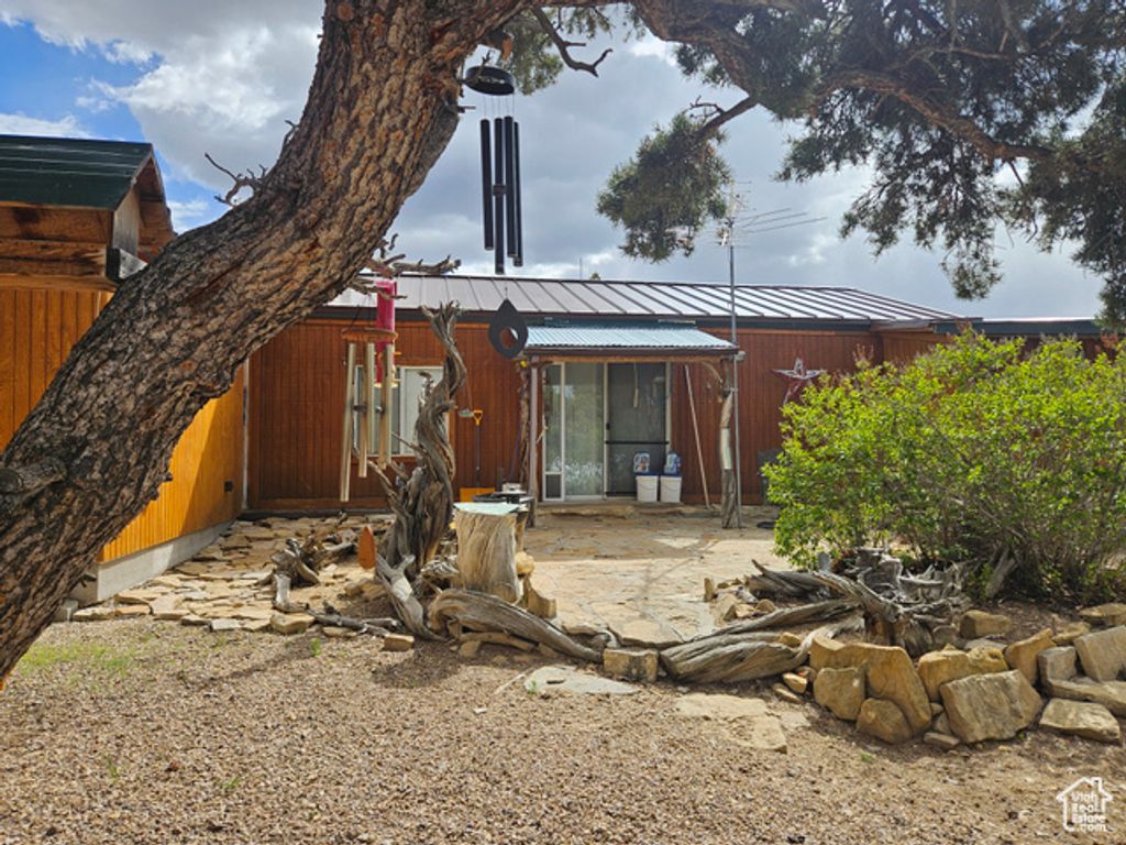 Image 13 of property listing at 33383 W 8000 S, Duchesne, UT 84021