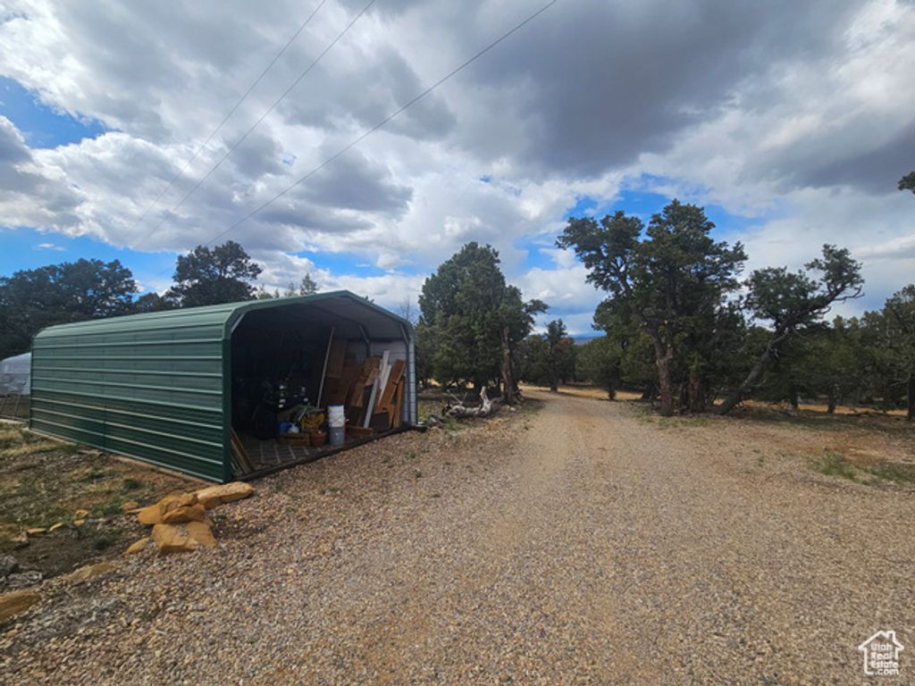 Image 18 of property listing at 33383 W 8000 S, Duchesne, UT 84021