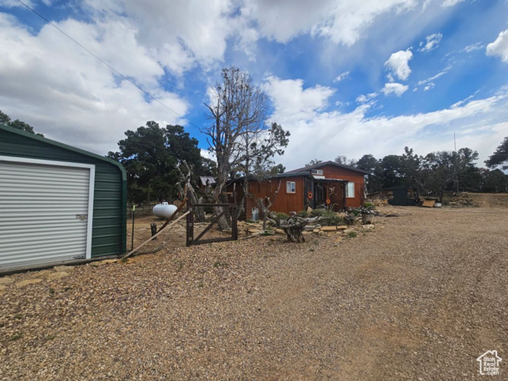 Image 19 of property listing at 33383 W 8000 S, Duchesne, UT 84021