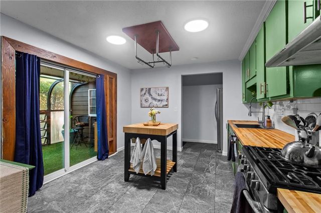 5198 Legendary Tarn, Acworth, GA 30102