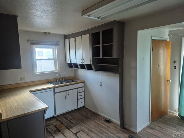 502 E 6th St, La Junta, CO 81050