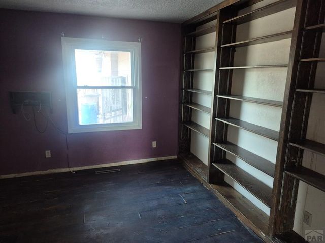 502 E 6th St, La Junta, CO 81050