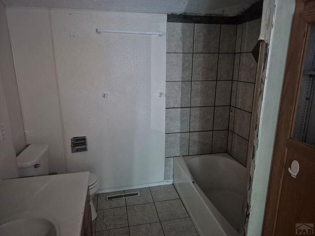 502 E 6th St, La Junta, CO 81050