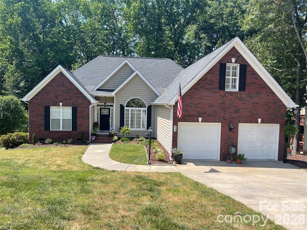 829 Savannah Place Drive, Fort Mill, SC 29715