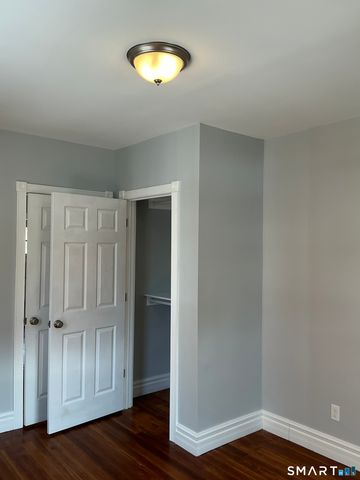 518 High Street 1st Fl N, Middletown, CT 06457