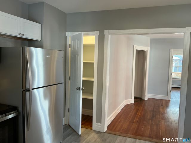 518 High Street 1st Fl N, Middletown, CT 06457