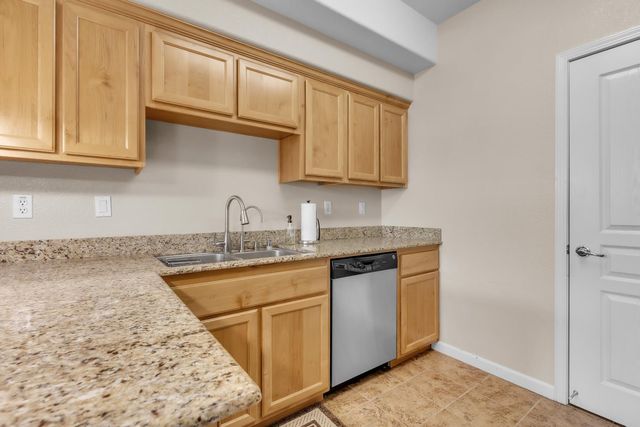 9575 Coney Island Cir, Elk Grove, CA 95758