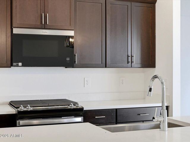 33089 N NOIR Drive, San Tan Valley, AZ 85143