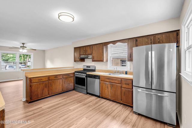 14 Dayton Avenue, Middlesex, NJ 08846