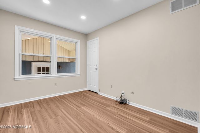 14 Dayton Avenue, Middlesex, NJ 08846