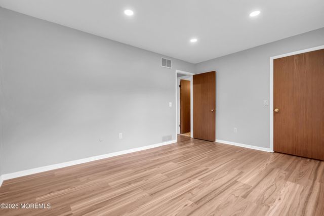 14 Dayton Avenue, Middlesex, NJ 08846