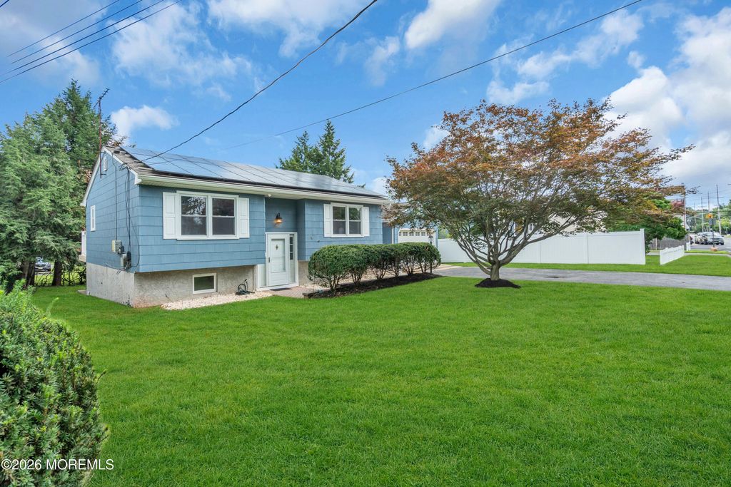 14 Dayton Avenue, Middlesex, NJ 08846