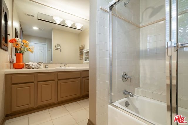 11535 Rochester Avenue 308, Los Angeles, CA 90025