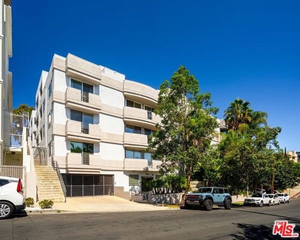 11535 Rochester Avenue 308, Los Angeles, CA 90025