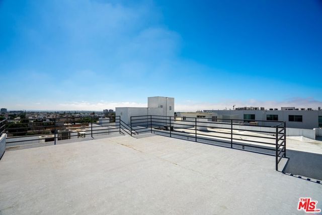 11535 Rochester Avenue 308, Los Angeles, CA 90025