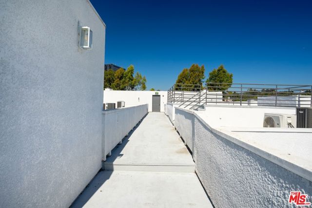 11535 Rochester Avenue 308, Los Angeles, CA 90025