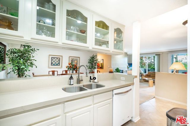 11535 Rochester Avenue 308, Los Angeles, CA 90025