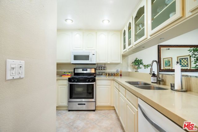 11535 Rochester Avenue 308, Los Angeles, CA 90025