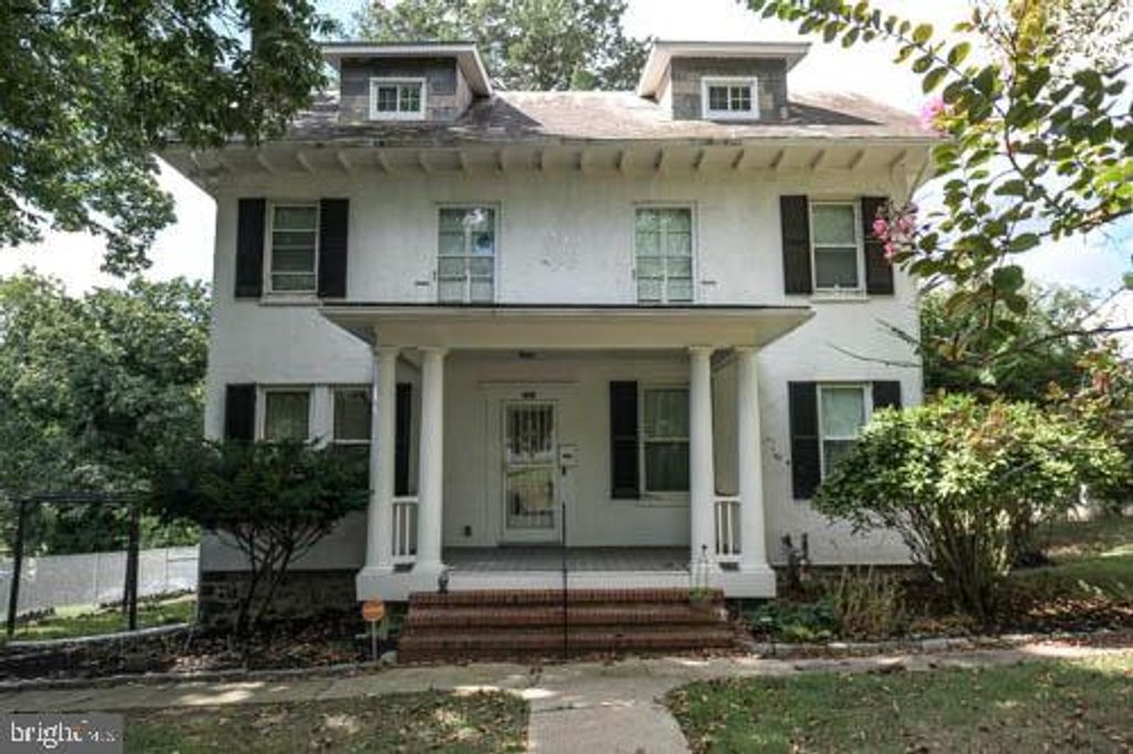 2504 QUEEN ANNE RD, Baltimore, MD 21216