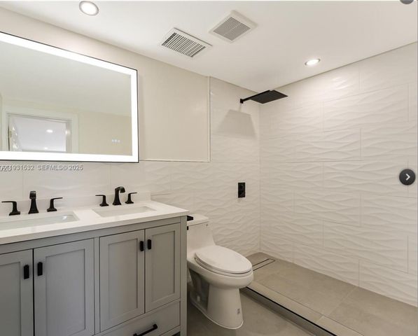 851 NW 146th St, Miami, FL 33168