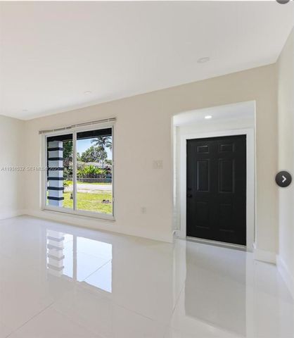 851 NW 146th St, Miami, FL 33168