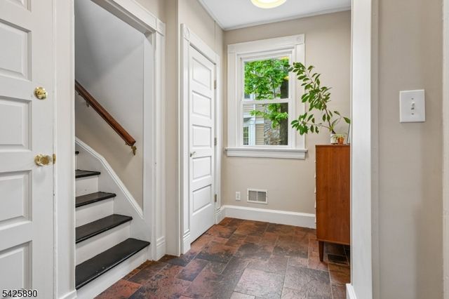 378 Park St, Montclair Twp., NJ 07043