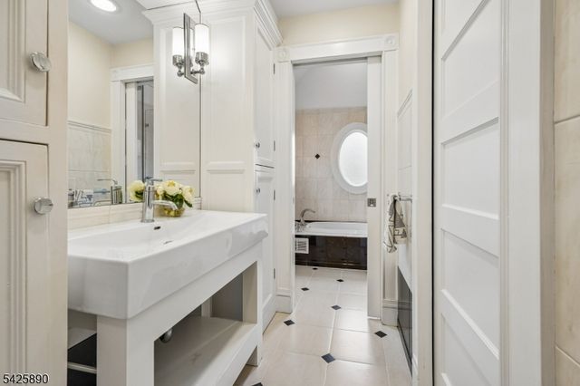 378 Park St, Montclair Twp., NJ 07043