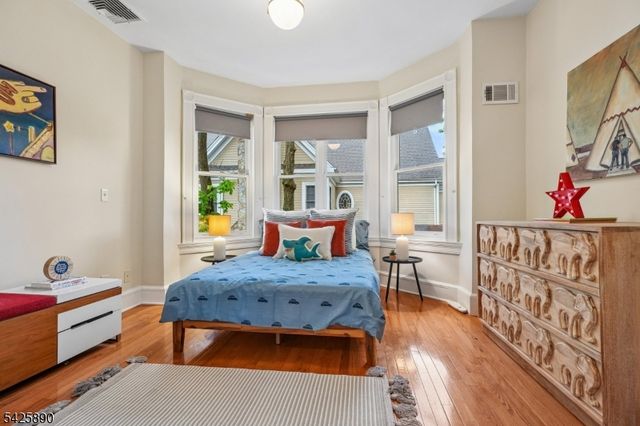 378 Park St, Montclair Twp., NJ 07043