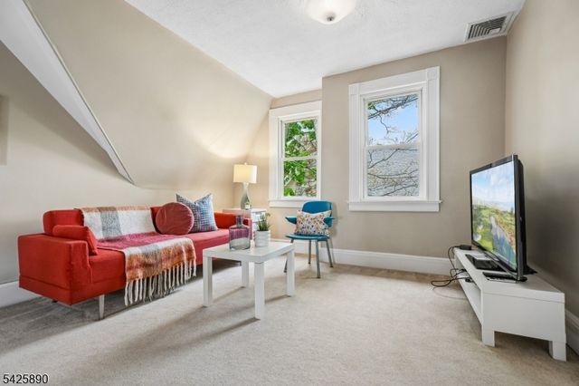 378 Park St, Montclair Twp., NJ 07043