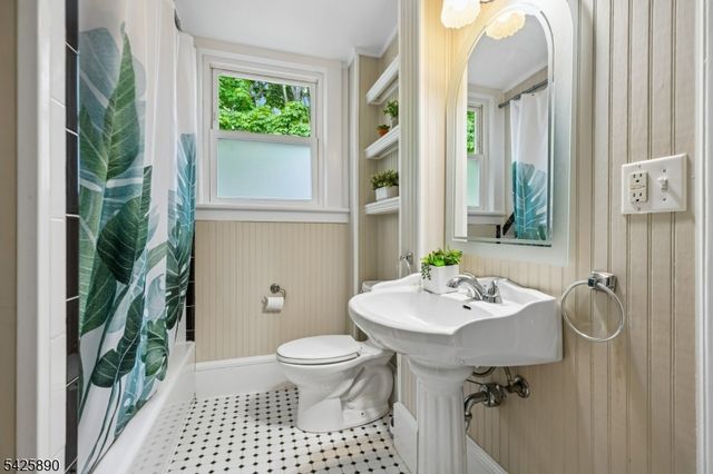 378 Park St, Montclair Twp., NJ 07043