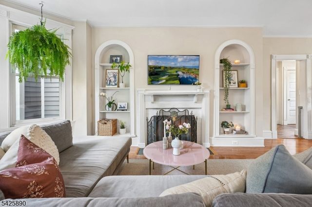 378 Park St, Montclair Twp., NJ 07043