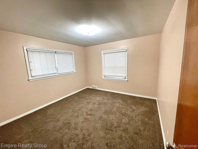 1031 N Vernon Street, Dearborn, MI 48128