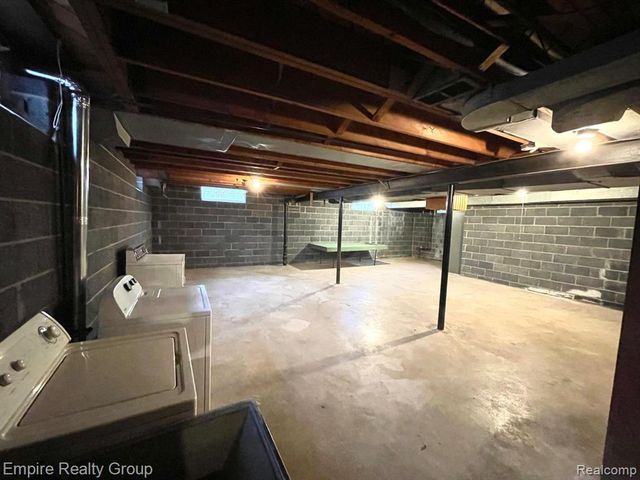 1031 N Vernon Street, Dearborn, MI 48128