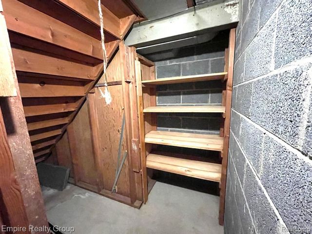 1031 N Vernon Street, Dearborn, MI 48128