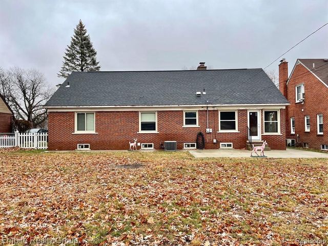 1031 N Vernon Street, Dearborn, MI 48128