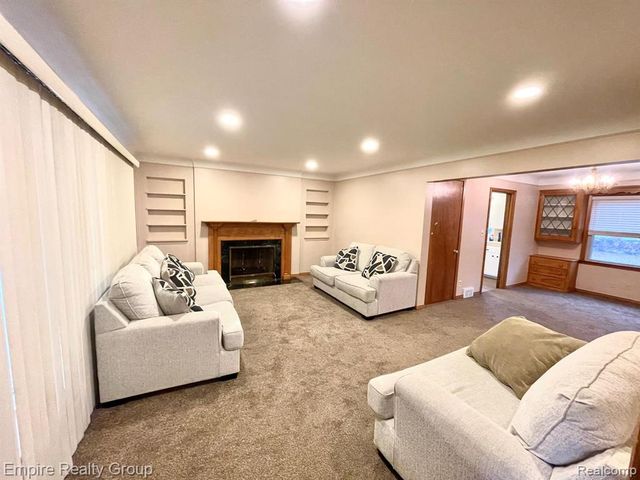 1031 N Vernon Street, Dearborn, MI 48128