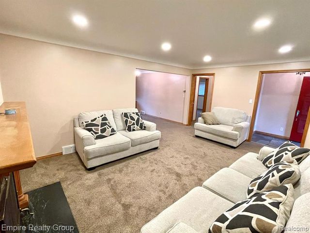 1031 N Vernon Street, Dearborn, MI 48128