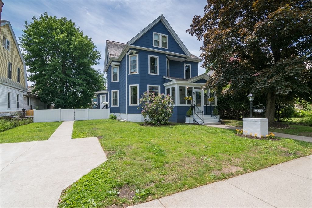 61 Fairfield Avenue, Holyoke, MA 01040