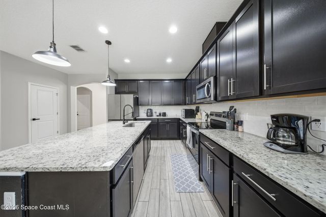 1034 Chelan Falls Drive, Deland, FL 32724
