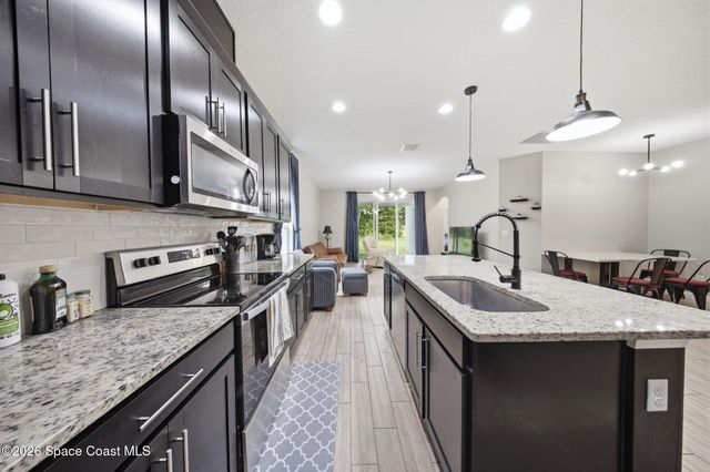 1034 Chelan Falls Drive, Deland, FL 32724