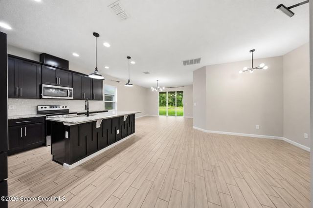 1034 Chelan Falls Drive, Deland, FL 32724