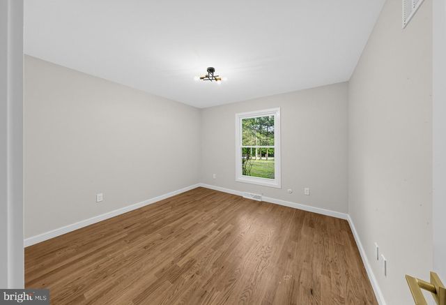 1406 OLDMANS CREEK RD, Swedesboro, NJ 08085