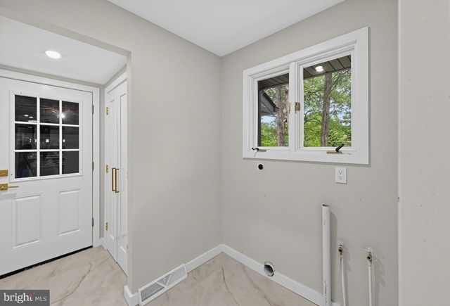 1406 OLDMANS CREEK RD, Swedesboro, NJ 08085