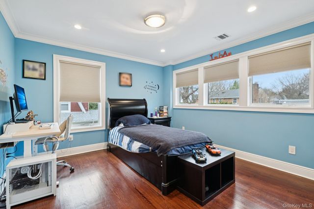 23 Ogden Avenue, East Williston, NY 11596