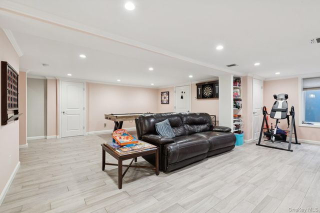23 Ogden Avenue, East Williston, NY 11596