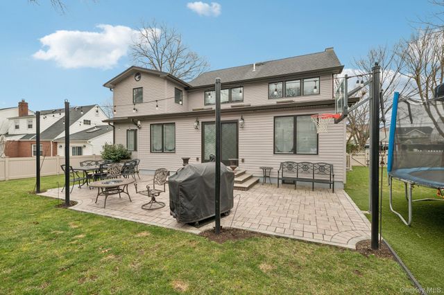 23 Ogden Avenue, East Williston, NY 11596