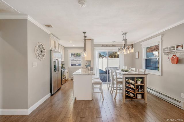 10 Gettysburg Court, Coram, NY 11727