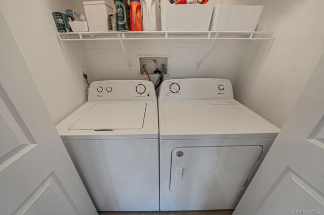 10 Gettysburg Court, Coram, NY 11727