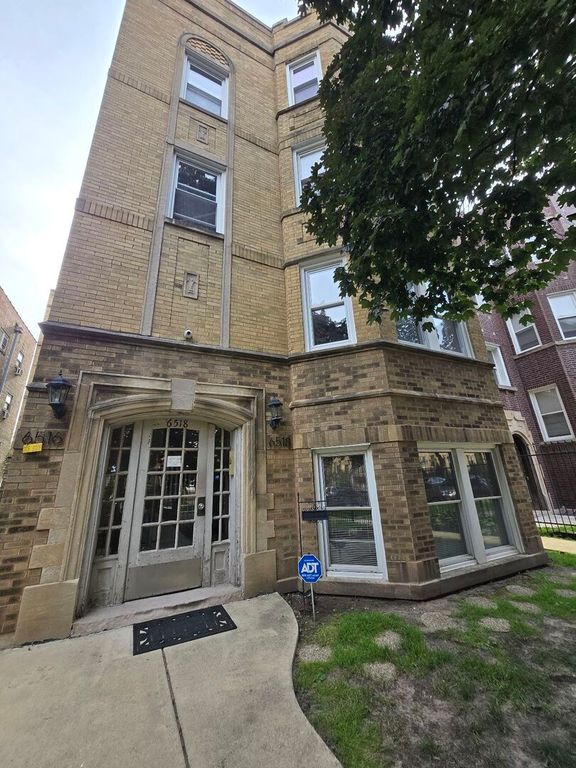 6518 N Mozart Street 1, Chicago, IL 60645